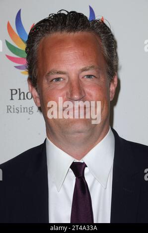 ARCHIV: 15. Juni 2015 - Beverly Hills, Kalifornien - Matthew Perry. 2015 Phoenix House zu Ehren von Matthew Perry und Antonio Villaraigosa bei der 12. Annual Triumph for Teens Awards Gala in Montage Beverly Hills. (Kreditbild: © Birdie Thompson/AdMedia via ZUMA Press Wire) NUR REDAKTIONELLE VERWENDUNG! Nicht für kommerzielle ZWECKE! Stockfoto