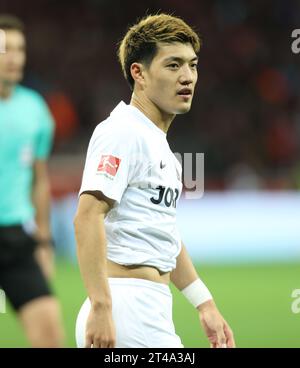 Leverkusen, Deutschland. Oktober 2023. Ritsu Doan (Freiburg), Leverkusen, Deutschland, 29.10.2023, 1. Bundesliga, 9. Spieltag, Bayer 04 Leverkusen - SC Freiburg. DFL-VORSCHRIFTEN VERBIETEN DIE VERWENDUNG VON FOTOS ALS BILDSEQUENZEN UND/ODER QUASI-VIDEO. Credit: Jürgen Schwarz/Alamy Live News Stockfoto