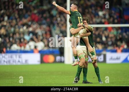 Südafrikanerin Jesse Kriel feiert nach dem letzten Pfeifen beim Finale der Rugby-Weltmeisterschaft 2023 zwischen Neuseeland und Südafrika am 28. Oktober 2023 im Stade de France in Saint-Denis, Frankreich. Quelle: FAR EAST PRESS/AFLO/Alamy Live News Stockfoto