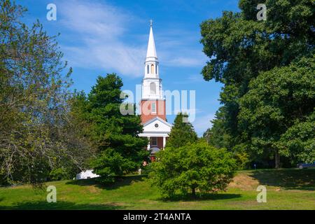 St. Peter's Episcopal Church an der 320 Boston Post Road im historischen Stadtzentrum von Weston, Massachusetts, MA, USA. Stockfoto