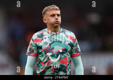 Birmingham, Großbritannien. Oktober 2023. Alfie Doughty aus Luton Town während des Premier League Spiels im Villa Park, Birmingham. Der Bildnachweis sollte lauten: Cameron Smith/Sportimage Credit: Sportimage Ltd/Alamy Live News Stockfoto