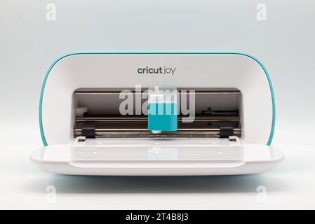 Cricut Joy kompakte intelligente Schneidemaschine für Scrapbooking. Stockfoto