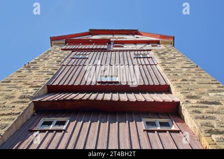 Blick auf den im 15. Jahrhundert errichteten fünfknackigen Wehrturm, historischen Wehrturm, Stadtturm, Schwäbisch Gmuend, Baden-Württemberg Stockfoto