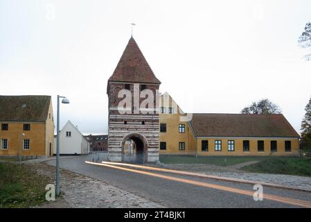 Historisches Stadttor Molleporten, eines von nur zwei erhaltenen Stadttoren in Dänemark, Stege, Moen Island, Dänemark Stockfoto