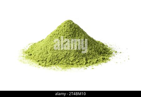 Matcha-grüner Tee auf weißem Hintergrund. Matcha-Pulver. Stockfoto