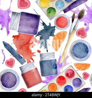 Aquarell handgezeichnete Illustration, Kinder Kinder Malmaterial Zubehör, Kunstpapier und Farbspritzer. Nahtloser Hintergrund isoliert auf Stockfoto