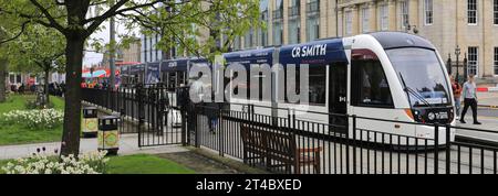 Eine der Straßenbahnen in Edinburgh, Edinburgh City Centre, Schottland, UK Stockfoto