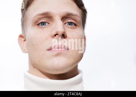 Berlin, Deutschland. Oktober 2023. Schauspieler Merlin Rose bei einem DPA-Fotoshooting. Quelle: Carsten Koall/dpa/Alamy Live News Stockfoto