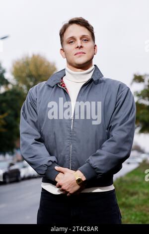 Berlin, Deutschland. Oktober 2023. Schauspieler Merlin Rose bei einem DPA-Fotoshooting. Quelle: Carsten Koall/dpa/Alamy Live News Stockfoto