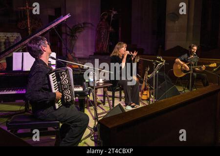 Maria del Mar Bonet i Verdaguer, Konzert in der Kirche von Consolacio, Sant Joan, Mallorca, Spanien Stockfoto