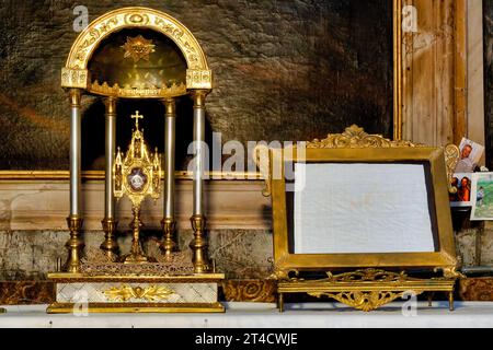 Relikt des Heiligen Leopold Mandić in der Kirche Santa Maria della Consolazione, Rom, Italien Stockfoto