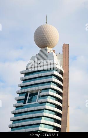 VAE, Dubai, 25. November 2019. Etisalat Building Sheikh Zayed Road, Mobilfunknetzbetreiber Stockfoto