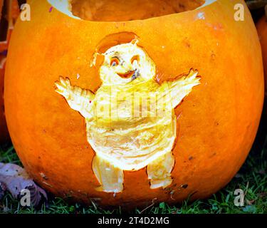 Glasgow, Schottland, Großbritannien. 30 Uhr Oktober 2023. Halloween-Kürbisse auf Parade bei Glasglow in der Botanik der Stadt, hergestellt von lokalen Grundschulen in Glasgows Botanischen Gärten. Credit Gerard Ferry/Alamy Live News Stockfoto