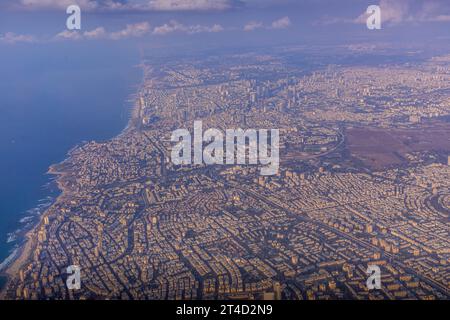 Panoramablick auf die Innenstadt von Tel Aviv, Jaffa, die israelische Autobahn, Verwaltungs- und Wohngebiete von Shapira, Neve Ofer, Lev Hair, Yehu Stockfoto