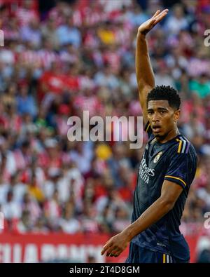 Girona, Spanien. 30. September 2023. Jude Bellingham von Real Madrid spielte am 30. September 2023 im Montilivi-Stadion in Girona, Spanien, während des La Liga EA Sports Matches zwischen Girona FC und Real Madrid. (Foto: Alex Carreras/Imago) Credit: PRESSINPHOTO SPORTS AGENCY/Alamy Live News Stockfoto