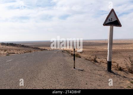 Blick auf Kyzylkum Wüste, Landschaft, Chorezm, Karakalpakstan, Usbekistan, Zentralasien, 2013 Stockfoto