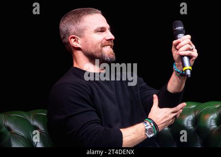 Stephen Amell | erster Tag der MCM Comic Con im Excel Messezentrum in London am 27. Oktober 2023 Stockfoto