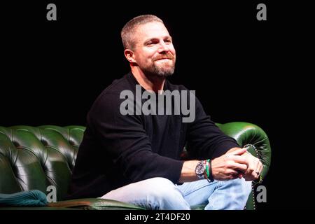 Stephen Amell | erster Tag der MCM Comic Con im Excel Messezentrum in London am 27. Oktober 2023 Stockfoto