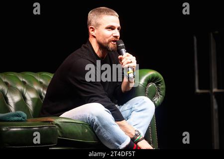 Stephen Amell | erster Tag der MCM Comic Con im Excel Messezentrum in London am 27. Oktober 2023 Stockfoto