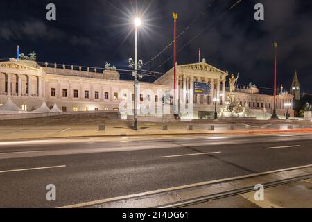 Österreichisches Parlamentsgebäude in Wien, wo die beiden Parlamentshäuser ihre Sitzungen abhalten und sich im 1. Bezirk an der Ringstraße d niederließen Stockfoto