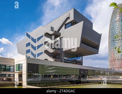 Disseny Hub - Designmuseum des Barcelona-Gebäudes, Spanien Stockfoto