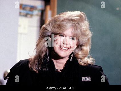 CONNIE STEVENS ; amerikanische Schauspielerin und Sängerin ; Porträt ; circa 1980er Jahre ; Credit : Lynn McAfee / Performing Arts Images ; www.performingartsimages.com Stockfoto