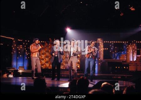 THE OSMOND BROTHERS; THE OSMONDS; amerikanische Familienmusikgruppe, die Anfang bis Mitte der 1970er Jahre ihren Höhepunkt erreichte; Alan Osmond, Wayne Osmond, Merrill Osmond, Jay Osmond, Donny Osmond, Marie Osmond, Jimmy Osmond ; Credit: Lynn McAfee / Performing Arts Images www.performingartsimages.com Stockfoto