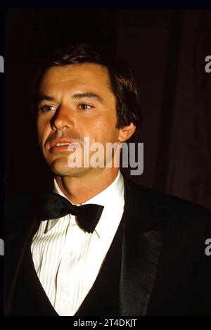 ROBERT URICH ;amerikanischer Film-, Fernseh- und Bühnenschauspieler und Fernsehproduzent ; 1982 ; Credit: Lynn McAfee / Performing Arts Images www.performingartsimages.com Stockfoto