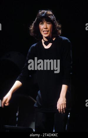 LILY TOMLIN ;Mary Jean 'Lily' Tomlin; geb. 1. September 1939; US-amerikanische Schauspielerin, Komikerin, Schriftstellerin, Sängerin und Produzent ; 1981 ; Credit: Lynn McAfee / Performing Arts Images www.performingartsimages.com Stockfoto