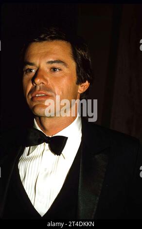 ROBERT URICH ;amerikanischer Film-, Fernseh- und Bühnenschauspieler und Fernsehproduzent ; 1982 ; Credit: Lynn McAfee / Performing Arts Images www.performingartsimages.com Stockfoto