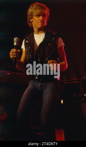 BRYAN ADAMS; kanadischer Musiker, Sänger, Songwriter, Plattenproduzent und Fotograf; US-TOUR; ca. 1982; Credit: Lynn McAfee / Performing Arts Images www.performingartsimages.com Stockfoto