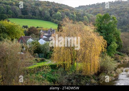 Brockwier Village am Fluss Wye, Gloucestershire Stockfoto