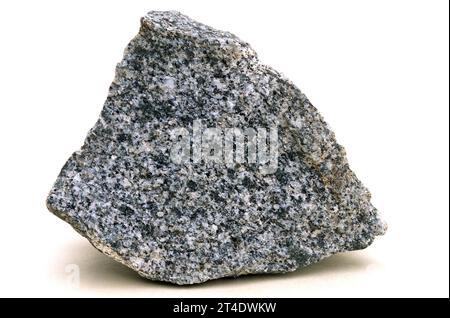 Diorit ist ein intrusives, unröses Gestein. Seine Zusammensetzung ist zwischen Gabbro und Granit. Probe. Stockfoto