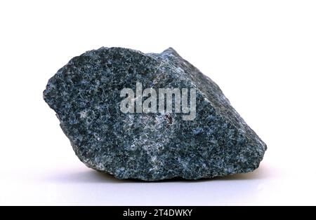 Diorit ist ein intrusives, unröses Gestein. Seine Zusammensetzung ist zwischen Gabbro und Granit. Probe. Stockfoto