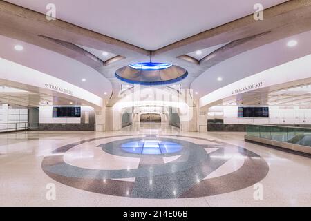 Madison NYC Concourse - architektonische Details im neuen und modernen Anbau des zeitlosen Grand Central Terminals in Midtown Manhattan in New York City, Stockfoto