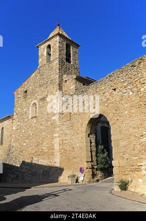 Die Vieux Eglise in Vacqueras und der Ausflug zum Dorf. Vaucluse, Frankreich Stockfoto