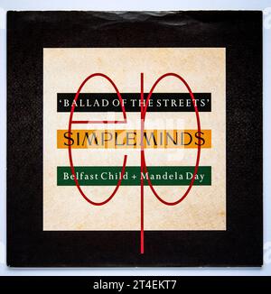 Cover der EP The Ballad of the Streets von Simple Minds mit Belfast Child und Mandela Day, die 1989 veröffentlicht wurde Stockfoto