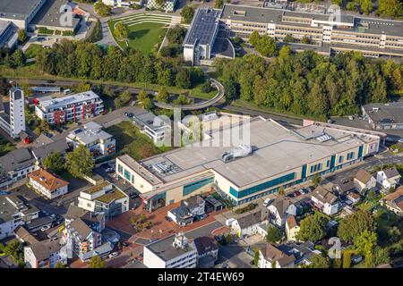 Luftbild, Kaufland Supermarkt Einkaufszentrum, Kreuztal, Siegerland, Nordrhein-Westfalen, Deutschland ACHTUNGxMINDESTHONORARx60xEURO *** Luftansicht, Kaufland Supermarkt Einkaufszentrum, Kreuztal, Siegerland, Nordrhein-Westfalen, Deutschland ATTENTIONxMINESTHONORARx60xEURO Credit: Imago/Alamy Live News Stockfoto