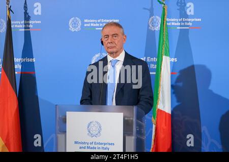 Rom, Italien. 30. Oktober 2023. Ministerium für Unternehmen und Made in Italy, Rom, Italien, 30. Oktober 2023, Adolfo Urso, Minister für Unternehmen und Made in Italy während Minister Adolfo Urso traf heute in Rom mit dem deutschen Minister Robert Habeck und dem französischen Minister Bruno Le Maire zusammen - News Credit: Live Media Publishing Group/Alamy Live News Stockfoto