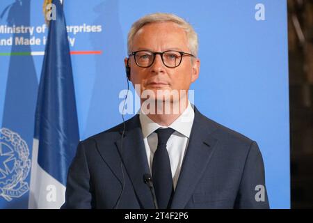 Nachrichten - Minister Adolfo Urso traf heute in Rom mit dem deutschen Minister Robert Habeck und dem französischen Minister Bruno Le Maire Bruno Le Maire zusammen Bruno Le Maire, dem französischen Wirtschafts- und Finanzminister Bruno Le Maire, während Minister Adolfo Urso heute in Rom mit dem deutschen Minister Robert Habeck und dem französischen Minister Bruno Le Maire zusammentraf. Nachrichten in Rom, Italien, Oktober 30 2023 Rom Ministerium für Unternehmen und Made in Italy Italien Copyright: xAlessandraxCarlix/xLiveMediax LPN 1110439 Credit: Imago/Alamy Live News Stockfoto