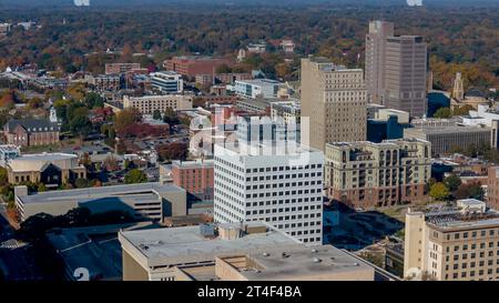 Winston-Salem, NC, USA. 30. Oktober 2023. Luftaufnahme der Stadt Winston-Salem (Foto: © Walter G Arce SR Grindstone Medi/ASP) NUR REDAKTIONELLE VERWENDUNG! Nicht für kommerzielle ZWECKE! Stockfoto