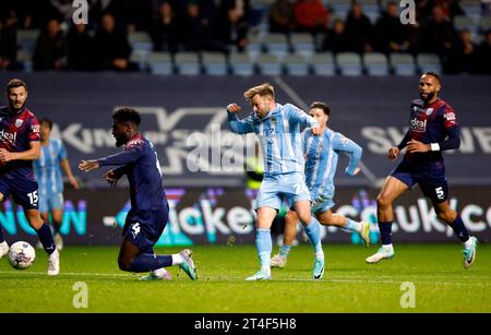 Matthew Godden schießt während des Sky Bet Championship Matches in der Coventry Building Society Arena in Coventry. Bilddatum: Montag, 30. Oktober 2023. Stockfoto