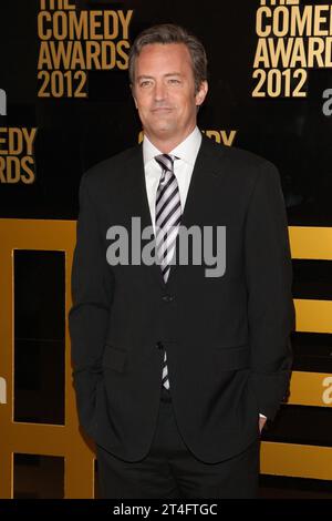 Matthew Perry nimmt am 28. April 2012 an den Comedy Awards 2012 im Hammerstein Ballroom in New York Teil. Stockfoto