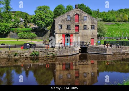 Marsden: Besucherzentrum am Standedge Tunnel des Huddersfield Narrow Canal bei Marsden in Colne Valley, Kirklees, South Pennines, West Yorkshire, England Stockfoto