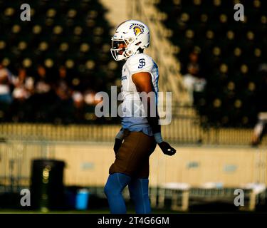 28. Oktober 2023: San Jose State Spartans Quarterback Chevan Cordeiro #2 bereitet sich vor dem NCAA-Fußballspiel zwischen den University of Hawaii Warriors und der San Jose St. auf Spartans im Clarence T.C. Ching Complex in Honolulu, Hawaii. Glenn Yoza/CSM Stockfoto