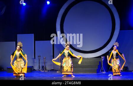 Tayub Sukowati Tanz aus Sragen Central Java, Indonesien. Stockfoto
