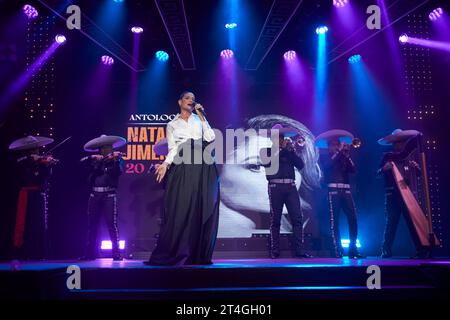 30. Oktober 2023, Mexico City, Mexiko: Die spanische Sängerin NATALIA JIMENEZ tritt während der Veröffentlichung ihres Albums Anthology 20 Years im Foro Totalplay in Mexico City auf. (Credit Image: © Jaime Nogales/eyepix via ZUMA Press Wire) NUR REDAKTIONELLE VERWENDUNG! Nicht für kommerzielle ZWECKE! Stockfoto