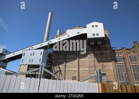 Sydney, Australien. 31. Oktober 2023. Die Biennale von Sydney hat heute bekannt gegeben, dass die Künstler, Schauplätze und das erste Programm für die Ausgabe 2024 mit dem Titel Ten Thousand Sonnen vom 9. März bis 10. Juni 2024 kostenlos der Öffentlichkeit präsentiert werden. Abgebildet: White Bay Power Station, 28 Robert Street, Rozelle. Richard Milnes/Alamy Live New Stockfoto