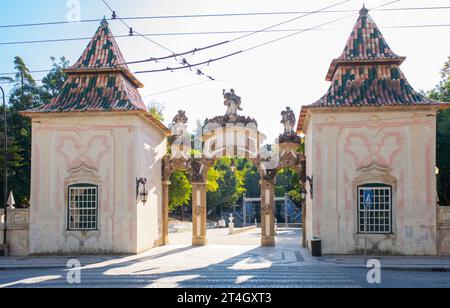 Eingang zum Santa Cruz Park, besser bekannt als Jardim da Sereia, Coimbra, Portugal Stockfoto