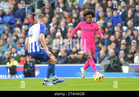 Willian of Fulham während des Premier League-Spiels zwischen Brighton und Hove Albion und Fulham im American Express Stadium, Brighton, UK - 29. Oktober 2023 Foto Simon Dack / Telefoto Images. Nur redaktionelle Verwendung. Kein Merchandising. Für Football Images gelten Einschränkungen für FA und Premier League, inc. Keine Internet-/Mobilnutzung ohne FAPL-Lizenz. Weitere Informationen erhalten Sie bei Football Dataco Stockfoto